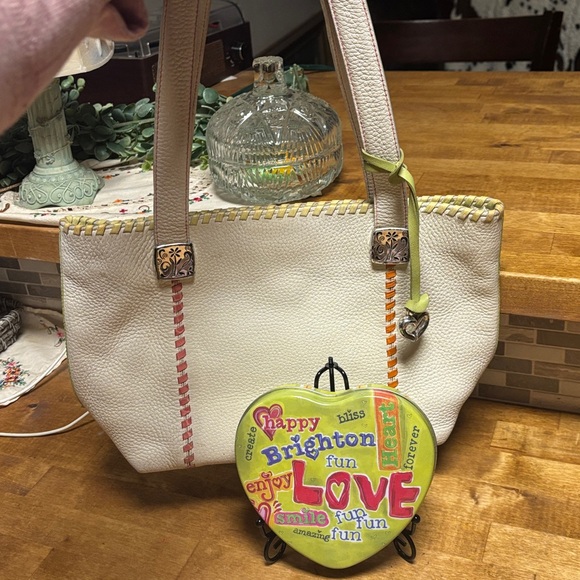 Brighton rare vintage White Shoulder Bag With Brighton Tin Magnetic closure - Picture 1 of 13